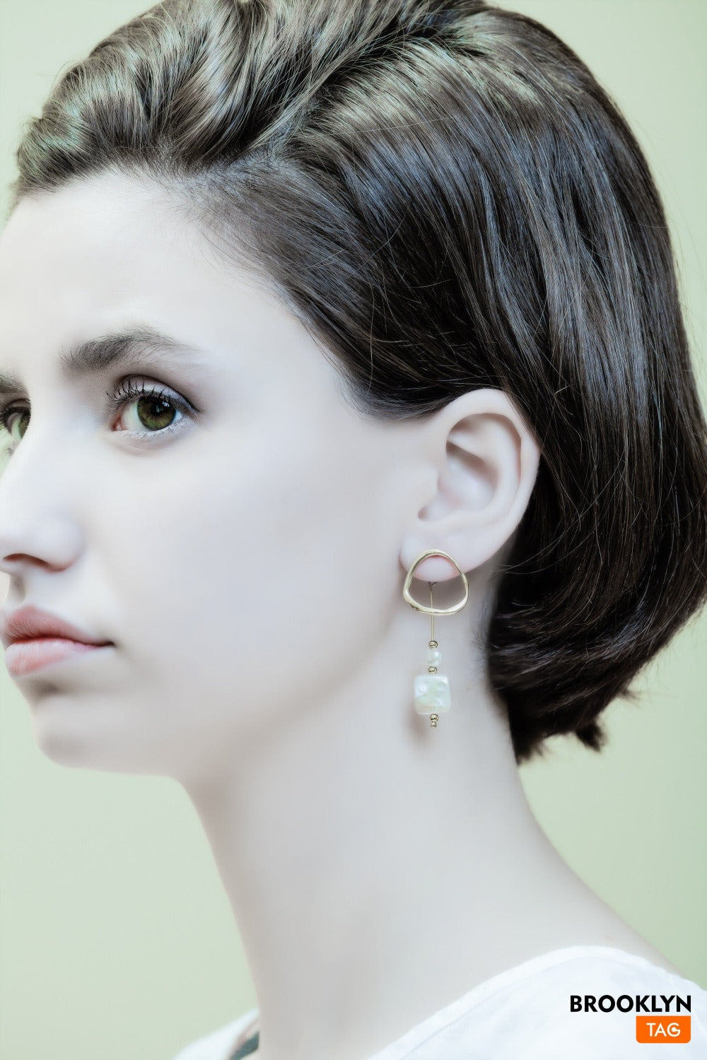 Pearl Earrings Studs, Two in One earrings, Circle studs with dangle pearls, Minimalist Circle Studs, Gold Earrings with Pearls, Gift for Her