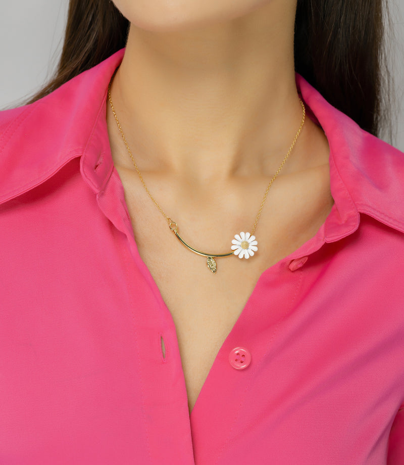 Daisy Necklace, in Gold, Flower Charm Jewelry, Statement Necklace with Daisy Flower, Birthday Gift for her, Ready to Ship Gift