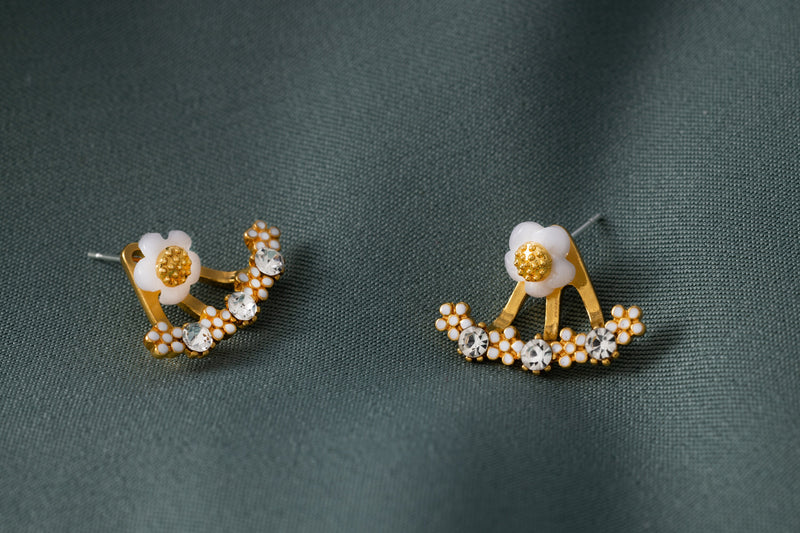 Studs with Tiny Flowers, Floral Stud Earrings in Gold, Minimalist Flower Studs, Gift for her