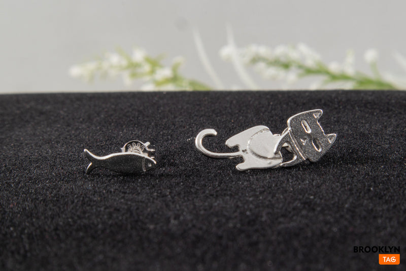 Crazy Lady Cat Silver or Gold Earrings 😻 | www.sparklingjewellery.com